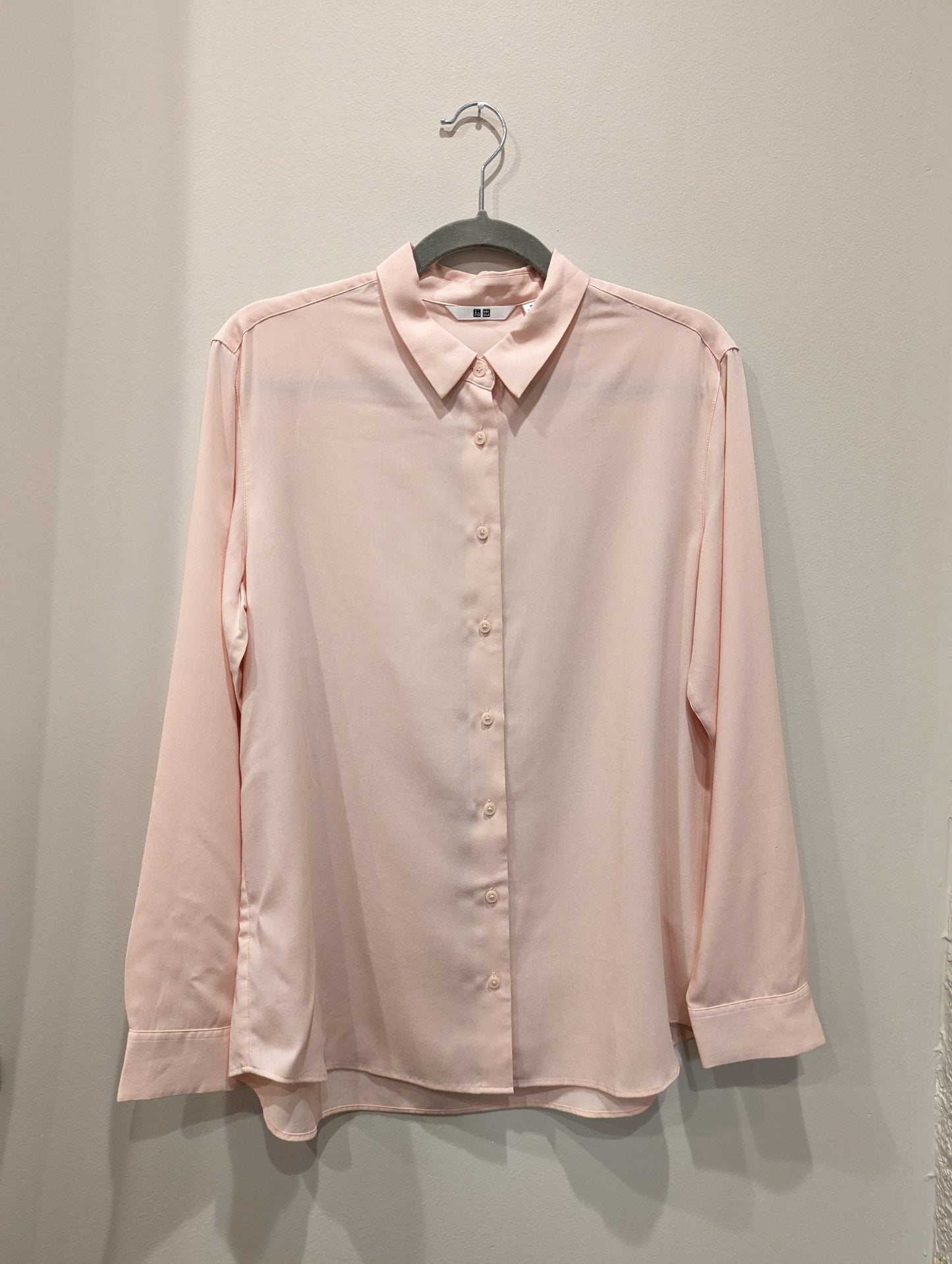 Women's Uniqlo Button down (Medium)