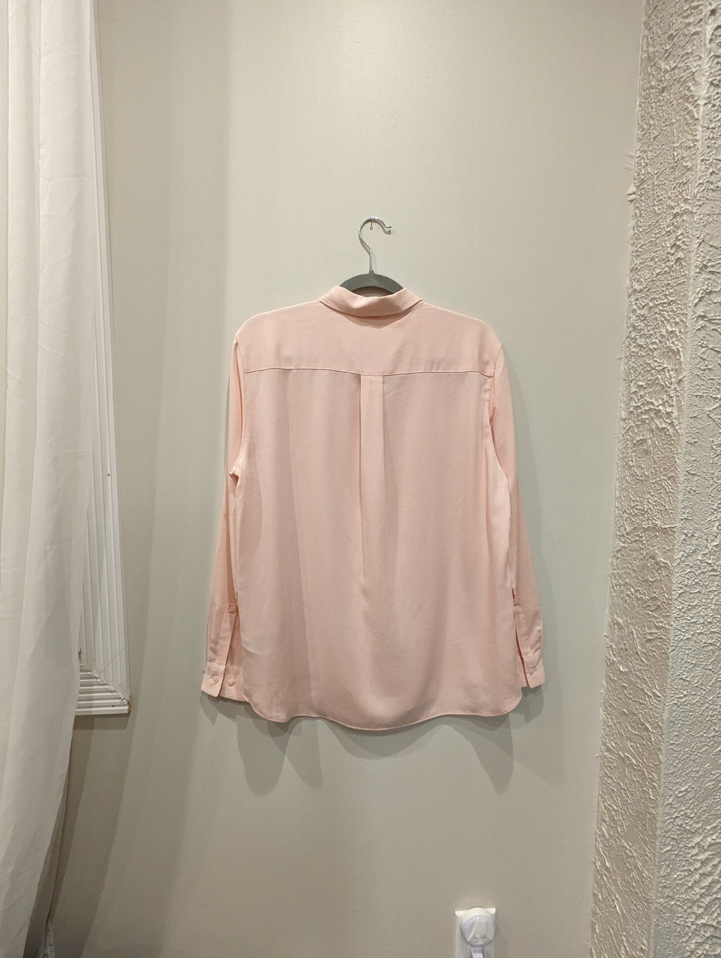 Women's Uniqlo Button down (Medium)