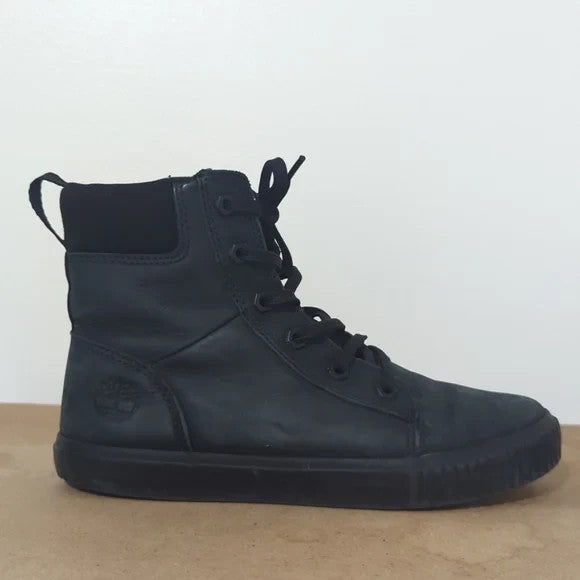 All black Timberland Skyla Bay boots. They feel more like sneakers. NOT waterproof. Definitely loved. The black is the kind of black that fades green if you know what I mean. By far my favorite shoes to wear in the fall and winter. A must have.

Brand
Timberland

Measurements
Women's us 7